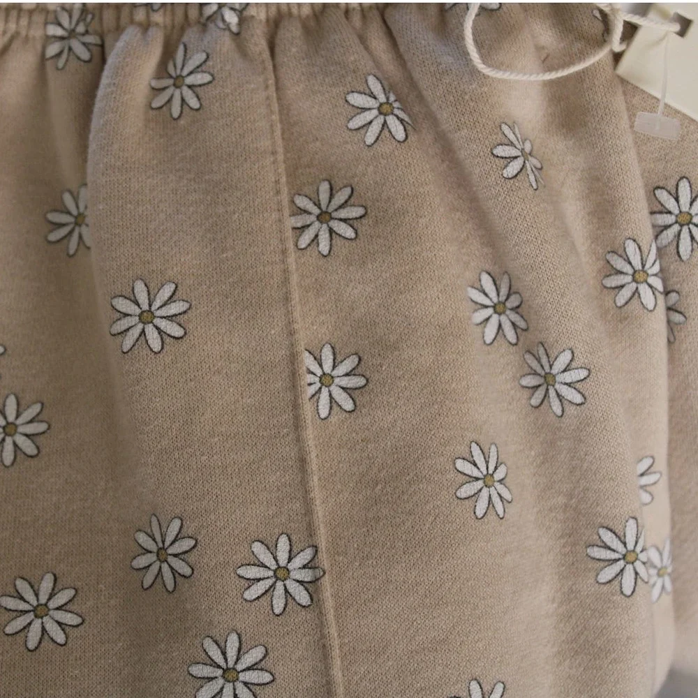 NWT Rylee and Cru Daisy‎ Confetti Shorts Cream Pull On Style 12-14